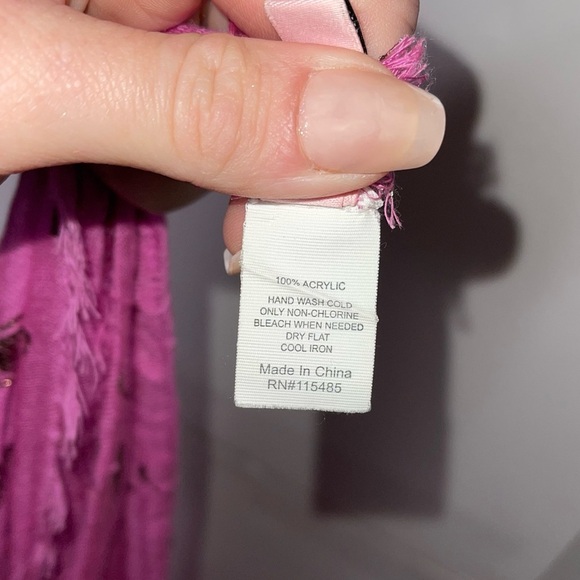 JUICY COUTURE Pink & Gold Graphic Infinity Scarf - Picture 4 of 4